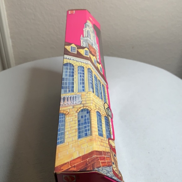 NIB Colonial Barbie - Picture 7 of 8